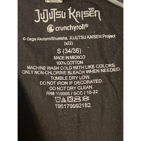 Jujutsu Kaisen Crunchyroll T Shirt Anime Size Small 34 -36  Black w graphics EUC - Picture 7 of 7